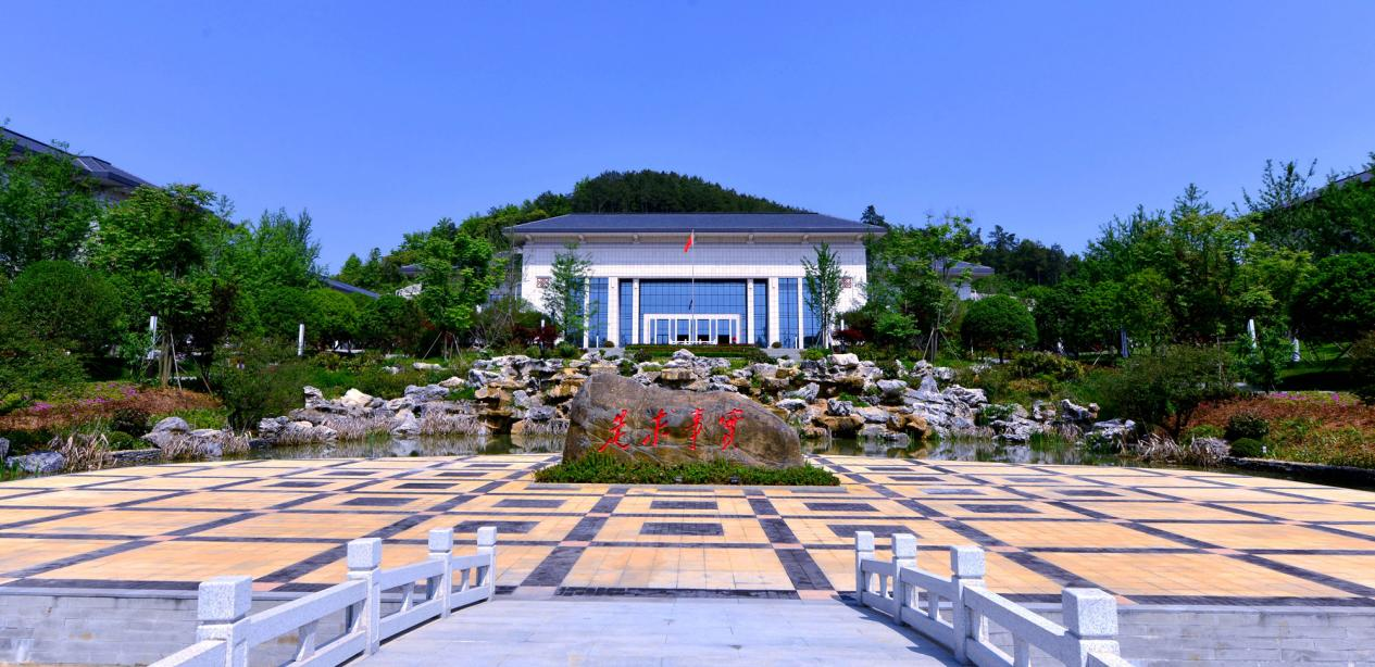 �й�ǭ����ί��У ���