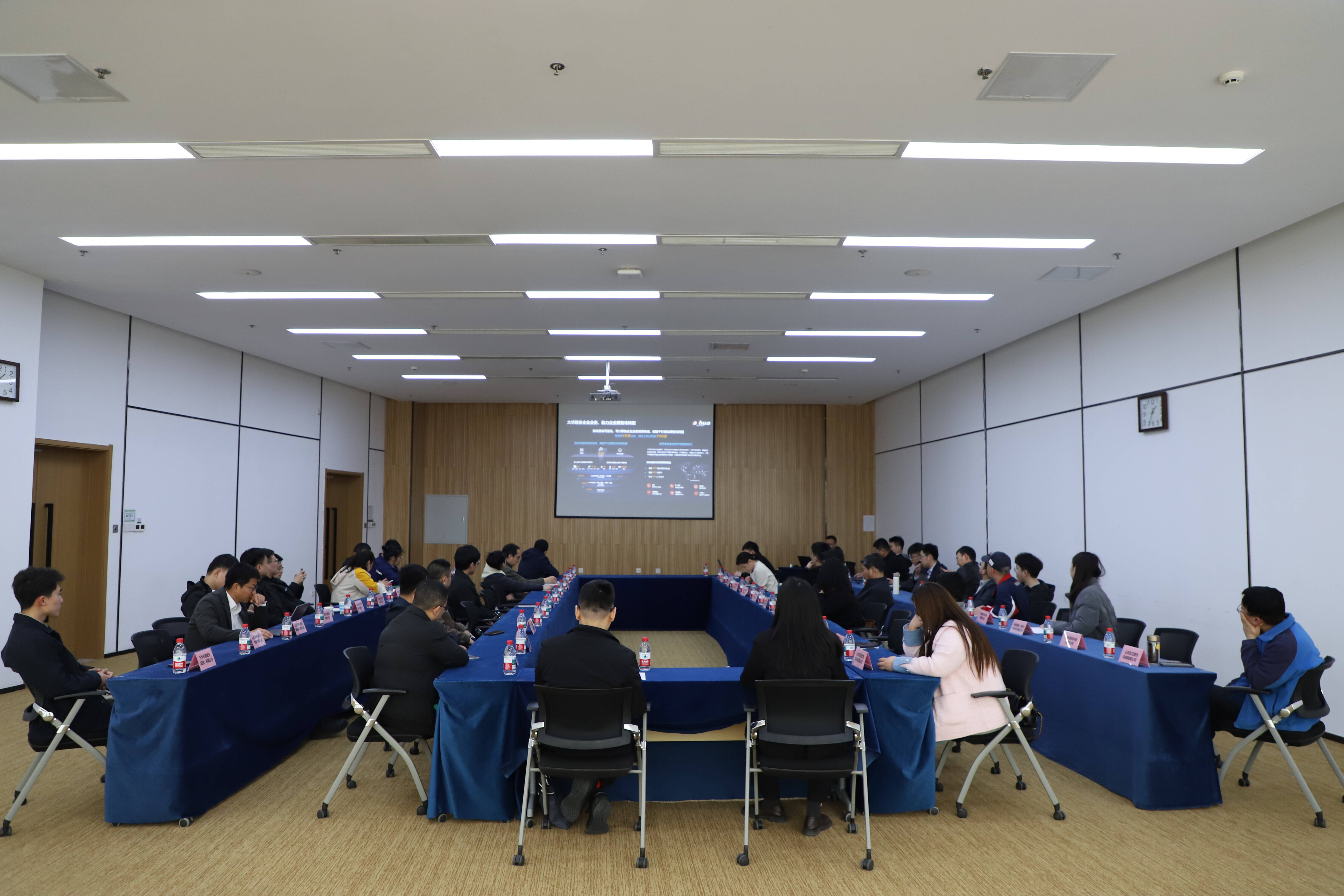 ������ҵ�в�ɲ�������ѵ��